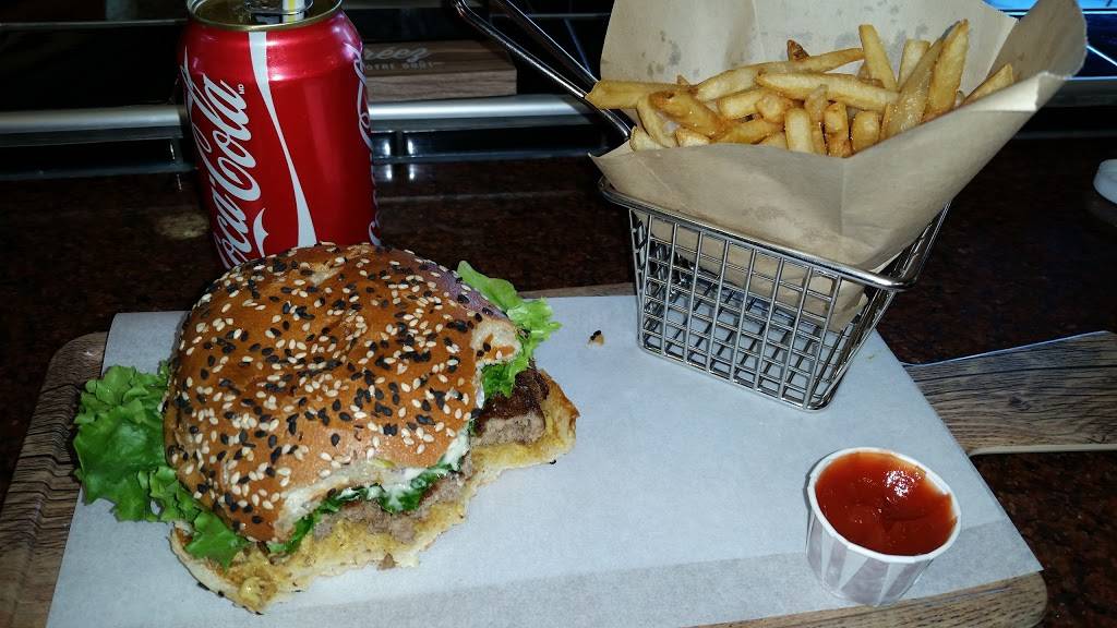 McDonalds | cafe | 80 Boulevard Gréber, Gatineau, QC J8T 3P8, Canada | 8195611436 OR +1 819-561-1436