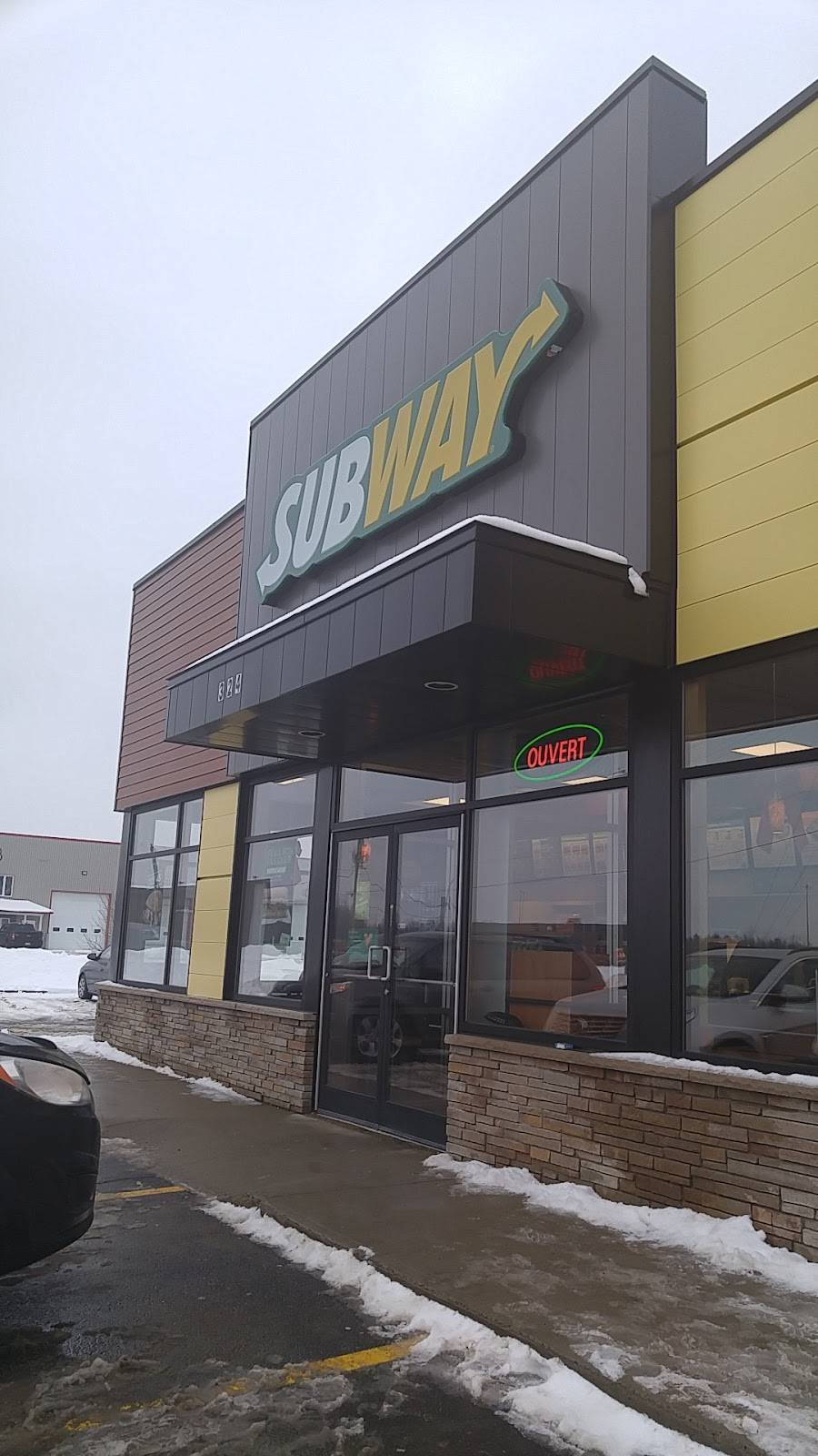Restaurant SUBWAY | restaurant | 324 Rue Aubry, Halte 20, 55, Sainte-Eulalie, QC G0Z 1E0, Canada | 8192254445 OR +1 819-225-4445