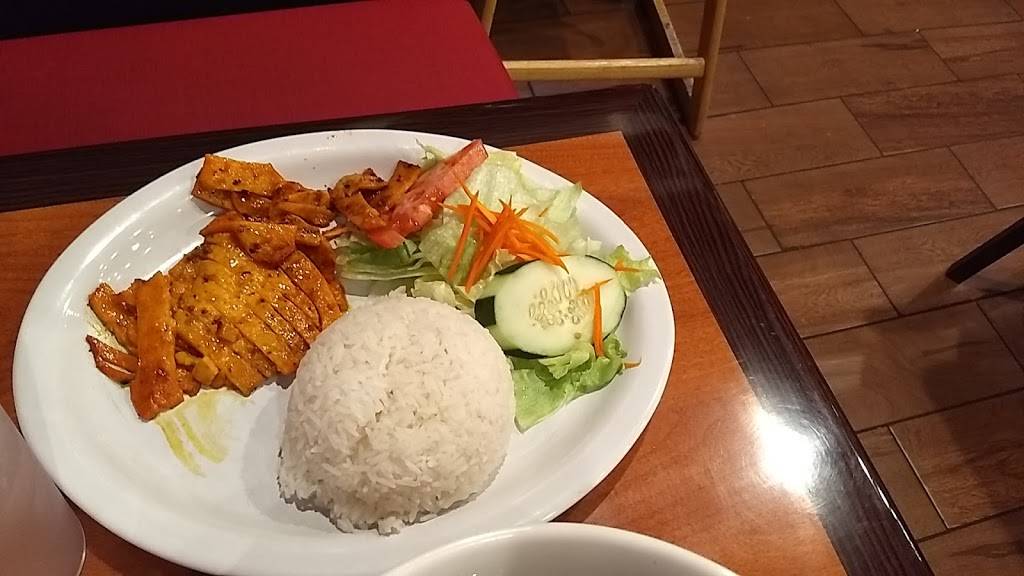 Saigon One | restaurant | 901 N Carpenter Rd #61, Modesto, CA 95351, USA | 2092487612 OR +1 209-248-7612