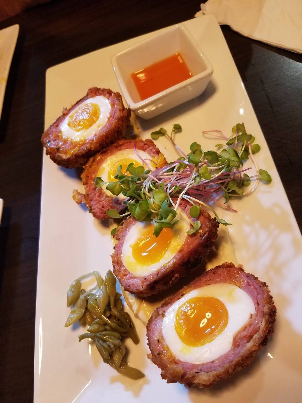 Underground Public House | restaurant | 717 S University Ave, Carbondale, IL 62901, USA | 6184901586 OR +1 618-490-1586