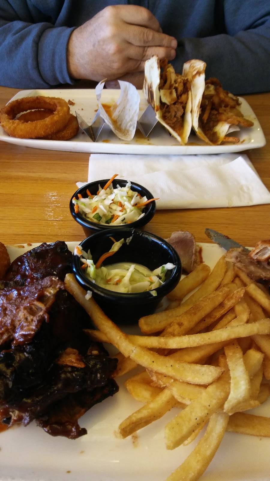 Applebees Grill + Bar | restaurant | 2226 W Broad St, Athens, GA 30601, USA | 7065431339 OR +1 706-543-1339