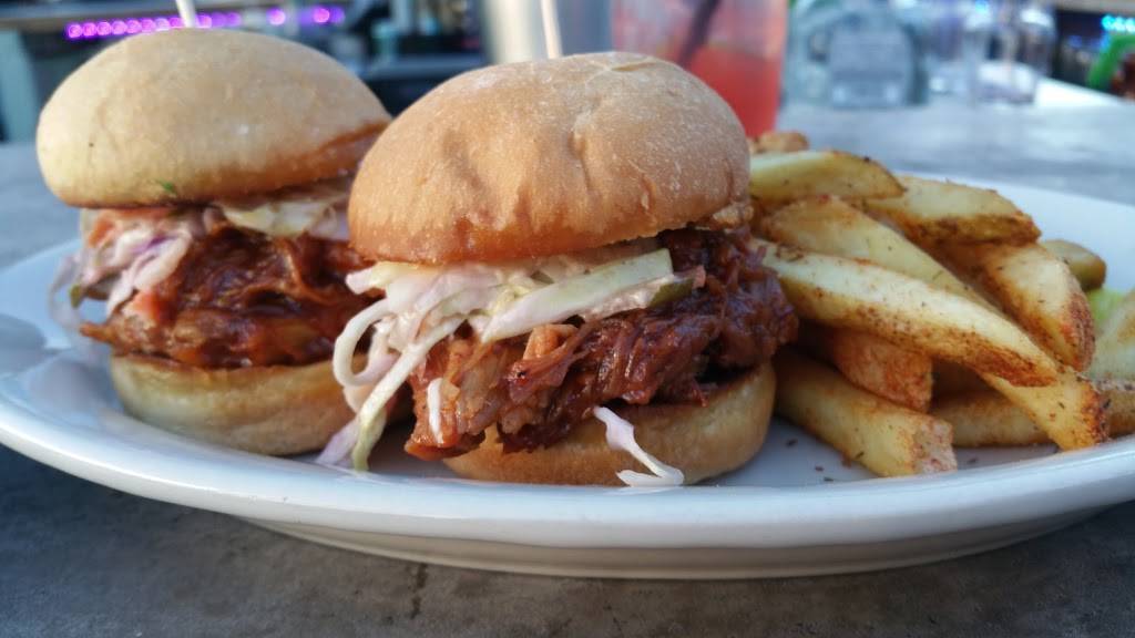 Phils Restaurant | restaurant | 323 Main St, Wakefield, RI 02879, USA | 4017834073 OR +1 401-783-4073