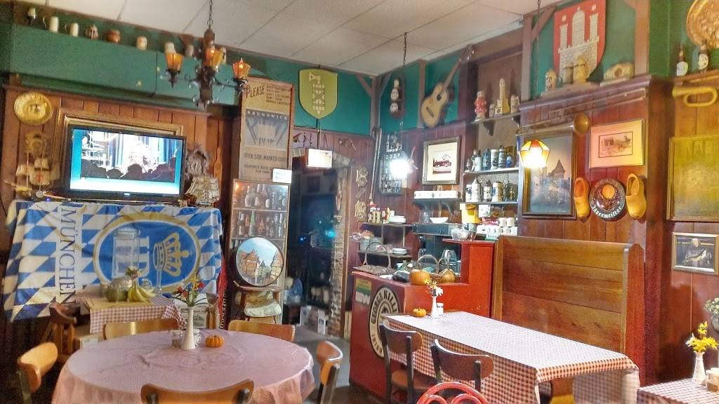 Europa Haus Restaurant and Bier Stube | restaurant | 1301 Rhomberg Ave, Dubuque, IA 52001, USA | 5635880361 OR +1 563-588-0361