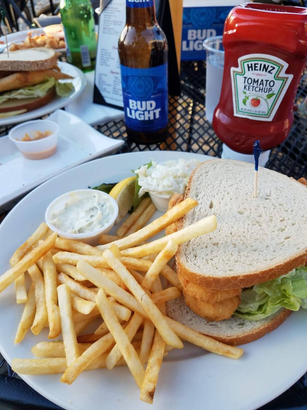 Burlews Seafood and Steak | restaurant | 59 W Front St, Keyport, NJ 07735, USA | 7324970500 OR +1 732-497-0500