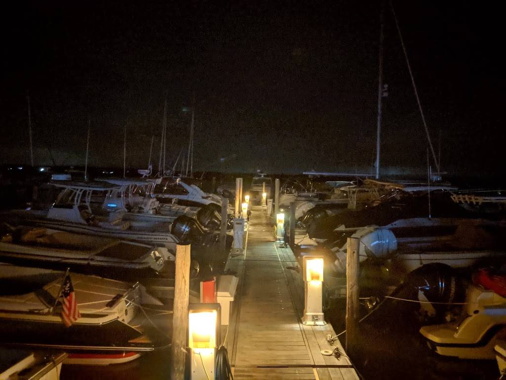 Bostwicks on the Harbor | restaurant | 39 Gann Rd, East Hampton, NY 11937, USA | 6313241150 OR +1 631-324-1150