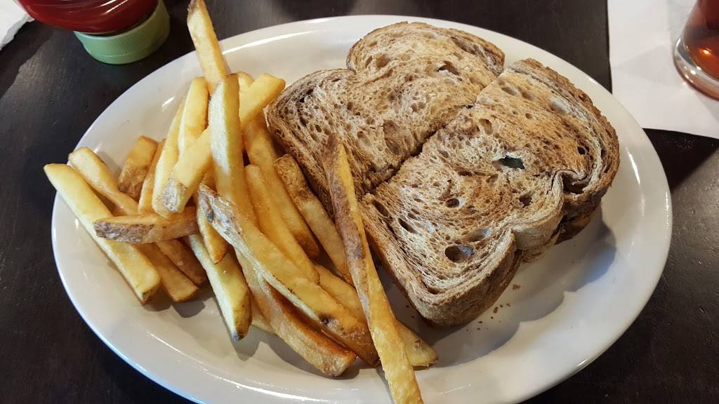 Station 21 American Grill | restaurant | 201 N Main St, Crown Point, IN 46307, USA | 2196610021 OR +1 219-661-0021