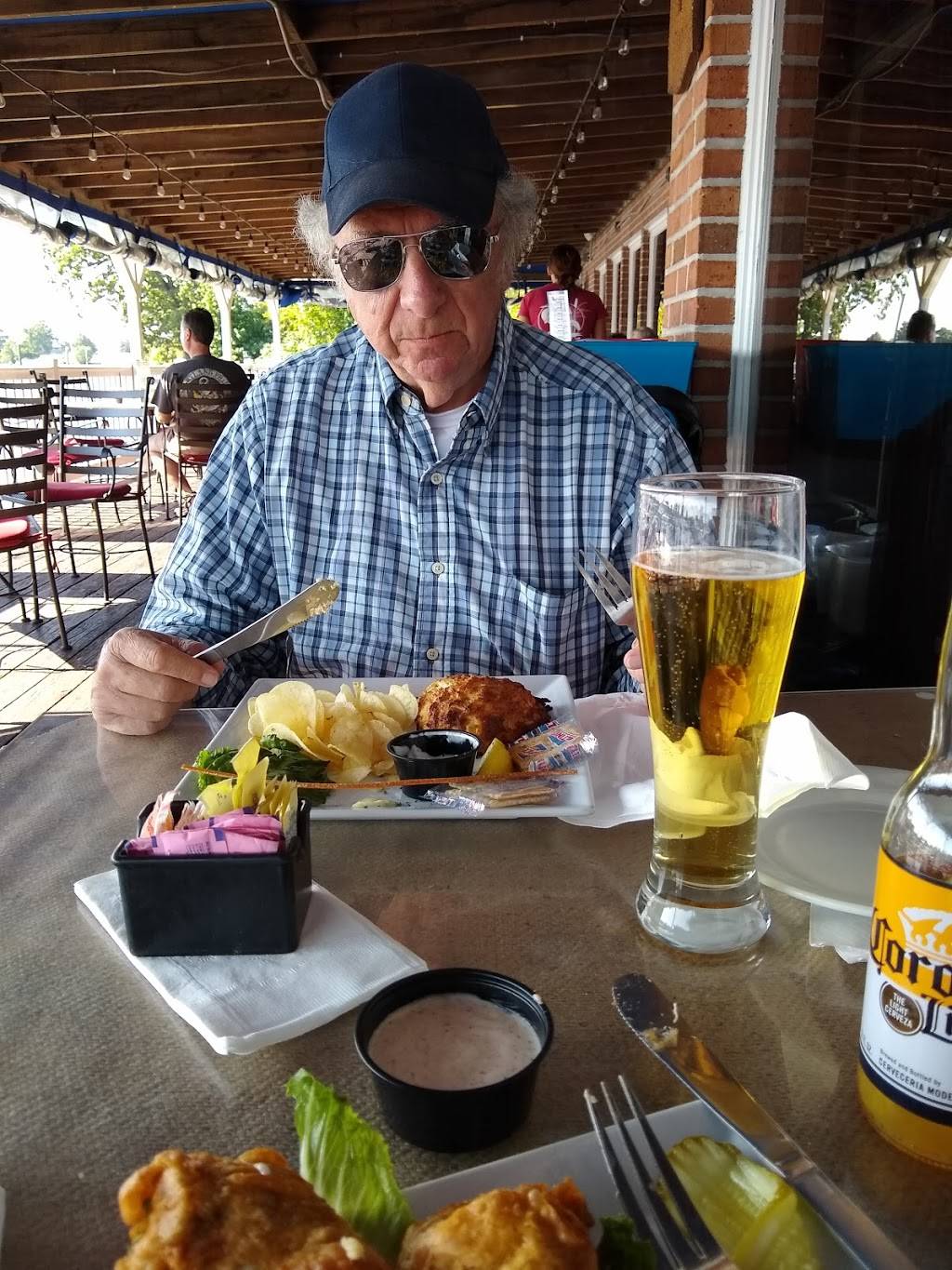 Carsons Creekside Restaurant & Lounge | night club | 1110 Beech Dr, Middle River, MD 21220, USA | 4102380080 OR +1 410-238-0080