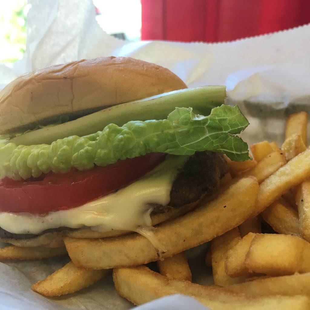 Mill Street Deli & Catering | restaurant | 233 Mill St, Waterbury, CT 06706, USA | 2035283914 OR +1 203-528-3914