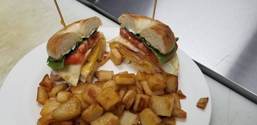 To The Moon bakery & Cafe | restaurant | 24 Trowbridge St W, Meaford, ON N4L 1Y2, Canada | 2266621066 OR +1 226-662-1066