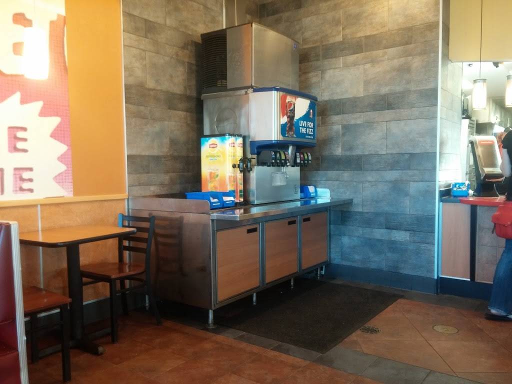 KFC | restaurant | 145 E 3rd Rd, Lasalle, IL 61301, USA | 8152237111 OR +1 815-223-7111