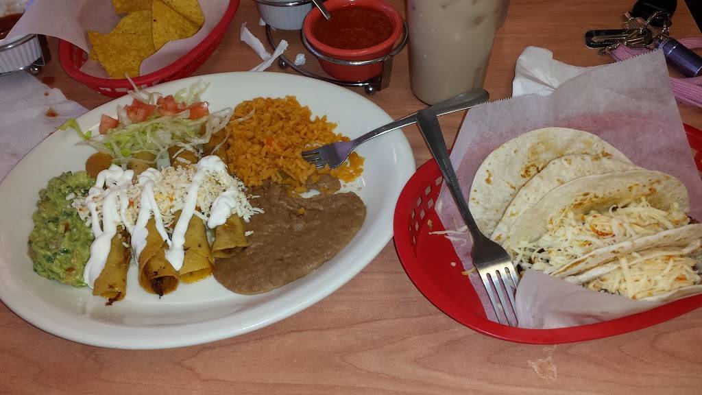 Los Charros | restaurant | 3912 Archer Dr, East Moline, IL 61244, USA | 3097551111 OR +1 309-755-1111