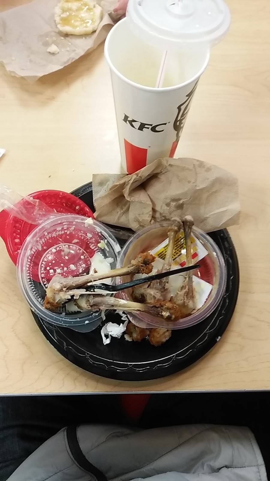 KFC | restaurant | 2169 Rawsonville Rd, Belleville, MI 48111, USA | 7344827256 OR +1 734-482-7256