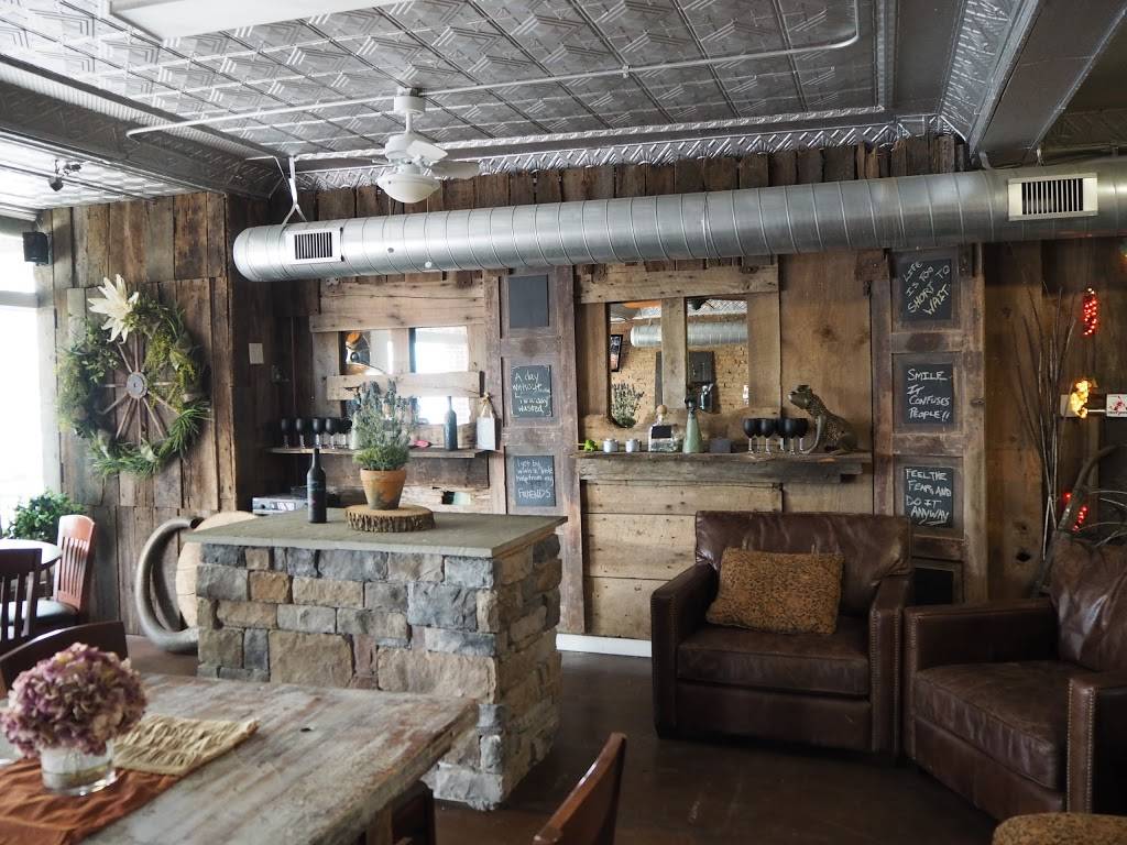 Green Kayak Grille & Pub | restaurant | 200 Front St, New Richmond, OH 45157, USA | 5138436040 OR +1 513-843-6040