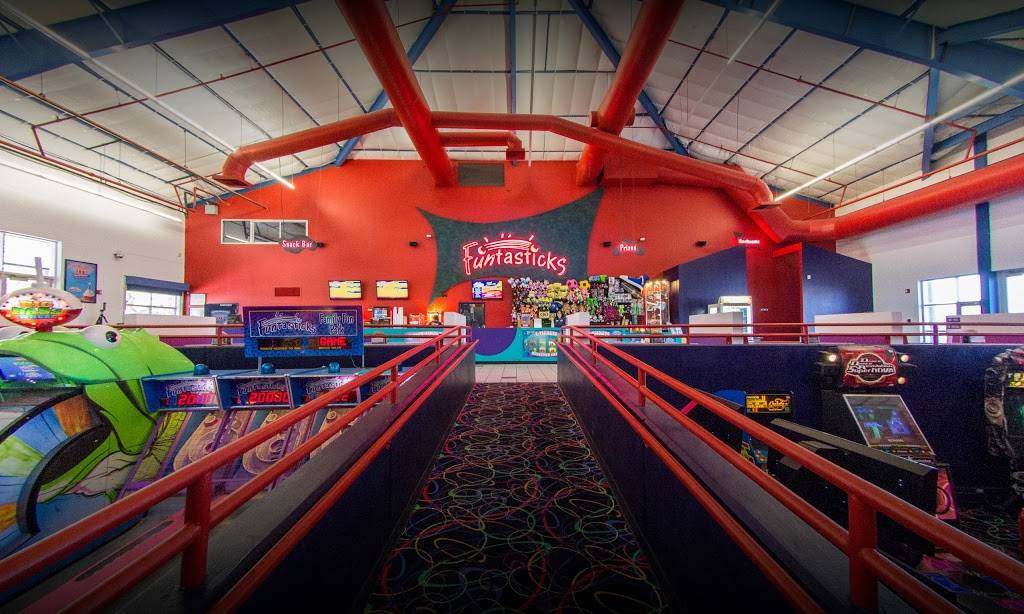 Funtasticks Family Fun Park | meal takeaway | 221 E Wetmore Rd, Tucson, AZ 85705, USA | 5208884653 OR +1 520-888-4653