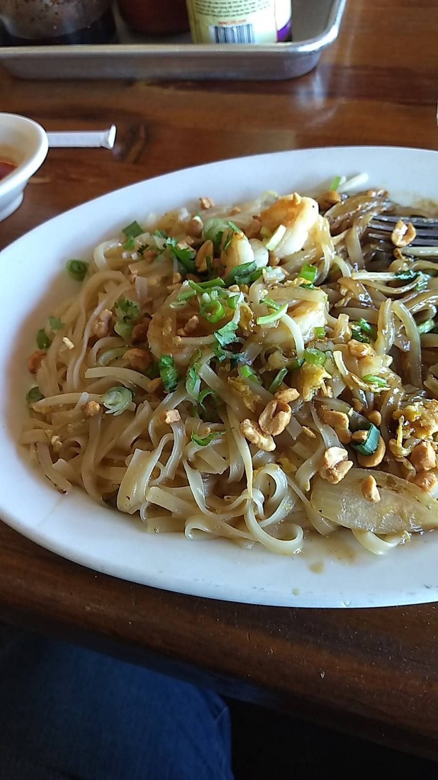 Bamboo Hut Chinese & Thai Cuisine | restaurant | 1122 E Grand Ave, Rothschild, WI 54474, USA | 7152984132 OR +1 715-298-4132