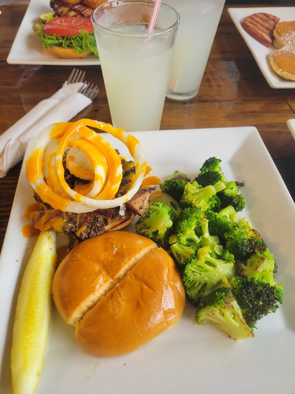 High Plains Restaurant & Bar | restaurant | 105 Dartmouth Ave, Newell, SD 57760, USA | 6054563333 OR +1 605-456-3333