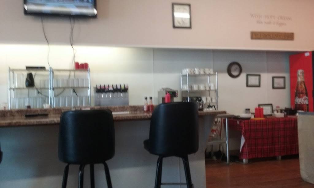 Dixies Diner | restaurant | 9680 E Center St, Windham, OH 44288, USA | 3303266077 OR +1 330-326-6077