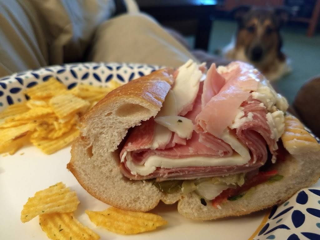 Annas Sandwich Shop | meal takeaway | 303 Sutton Ave, Folsom, PA 19033, USA | 6105349289 OR +1 610-534-9289