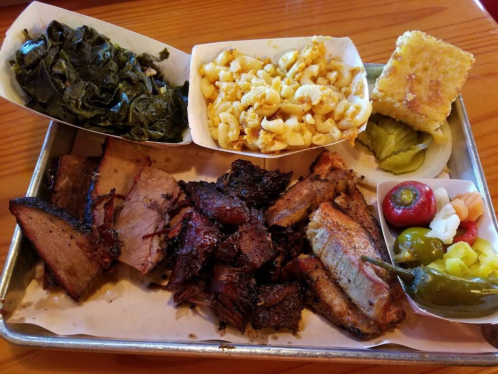 Melvins Legendary Bar- B-Q | restaurant | 925 Houston Northcutt Blvd, Mt Pleasant, SC 29464, USA | 8438810549 OR +1 843-881-0549