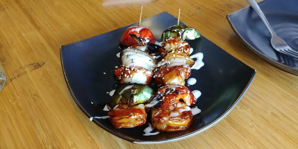 SushiMe | restaurant | 8 Beechwood Av, Vanier, ON K1L 8B4, Canada | 6137414777 OR +1 613-741-4777