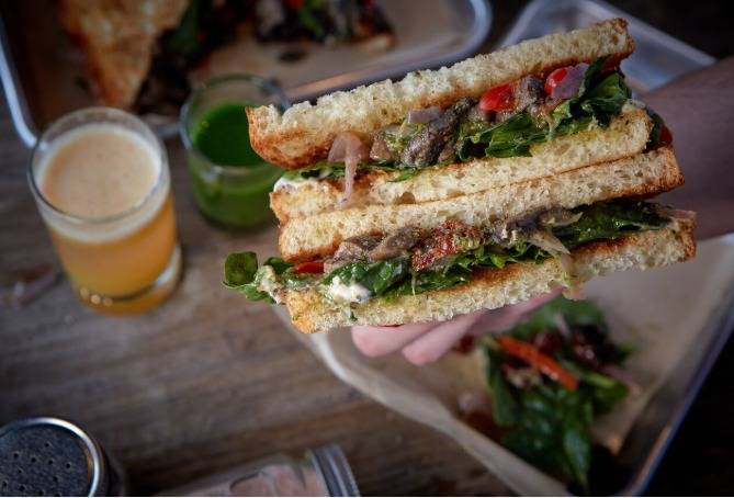 Delicious Raw Kitchen & Juice Bar | restaurant | 1828 Bay Rd, Miami Beach, FL 33139, USA | 7864527575 OR +1 786-452-7575