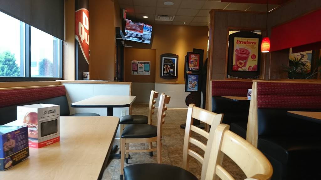 Dairy Queen Grill & Chill | restaurant | 4 Bobcaygeon Rd, Minden, ON K0M 2K0, Canada | 7052862888 OR +1 705-286-2888