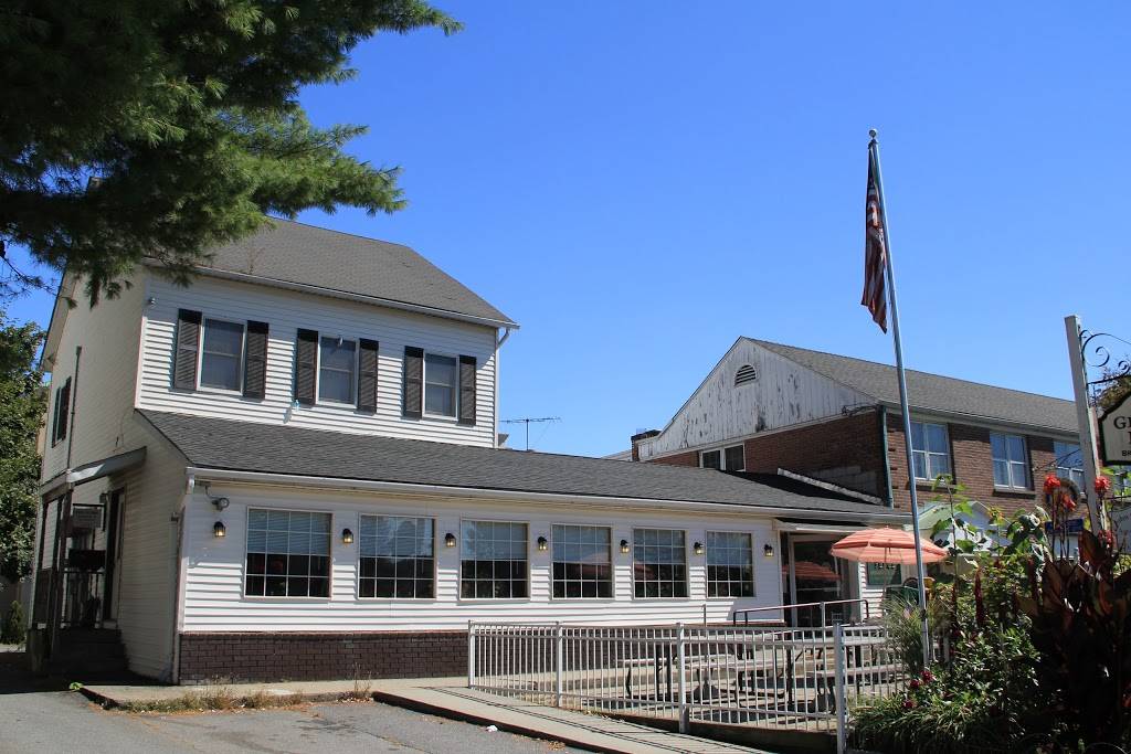 Georges Place | restaurant | 36 Gleneida Ave, Carmel Hamlet, NY 10512, USA | 8452253933 OR +1 845-225-3933