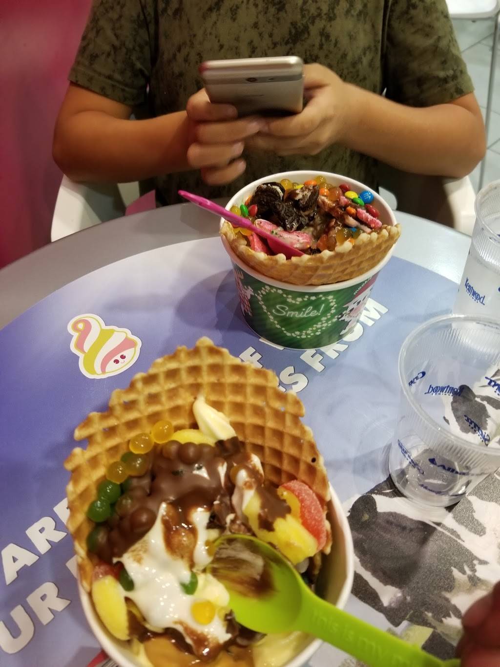 Menchies Frozen Yogurt | bakery | 21109 Newport Coast Dr Ste 21111, Newport Beach, CA 92657, USA | 9497192700 OR +1 949-719-2700