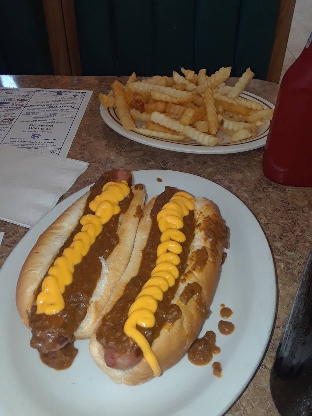 Zefs Coney Restaurant | restaurant | 201 3rd St, Bay City, MI 48708, USA | 9894021220 OR +1 989-402-1220