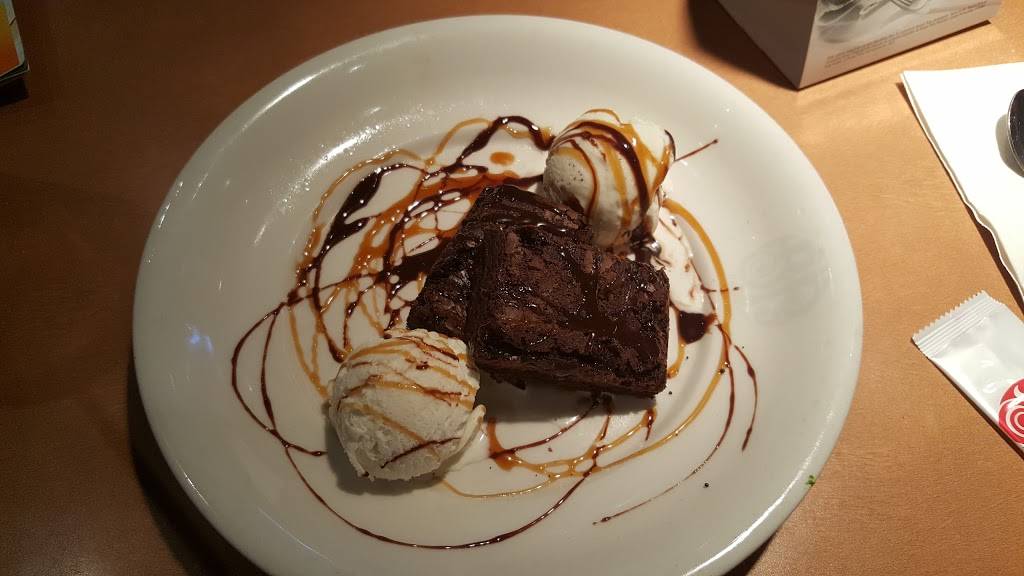 Boston Pizza | restaurant | 161 Boulevard Saint-Joseph, Drummondville, QC J2C 2A7, Canada | 8194756222 OR +1 819-475-6222