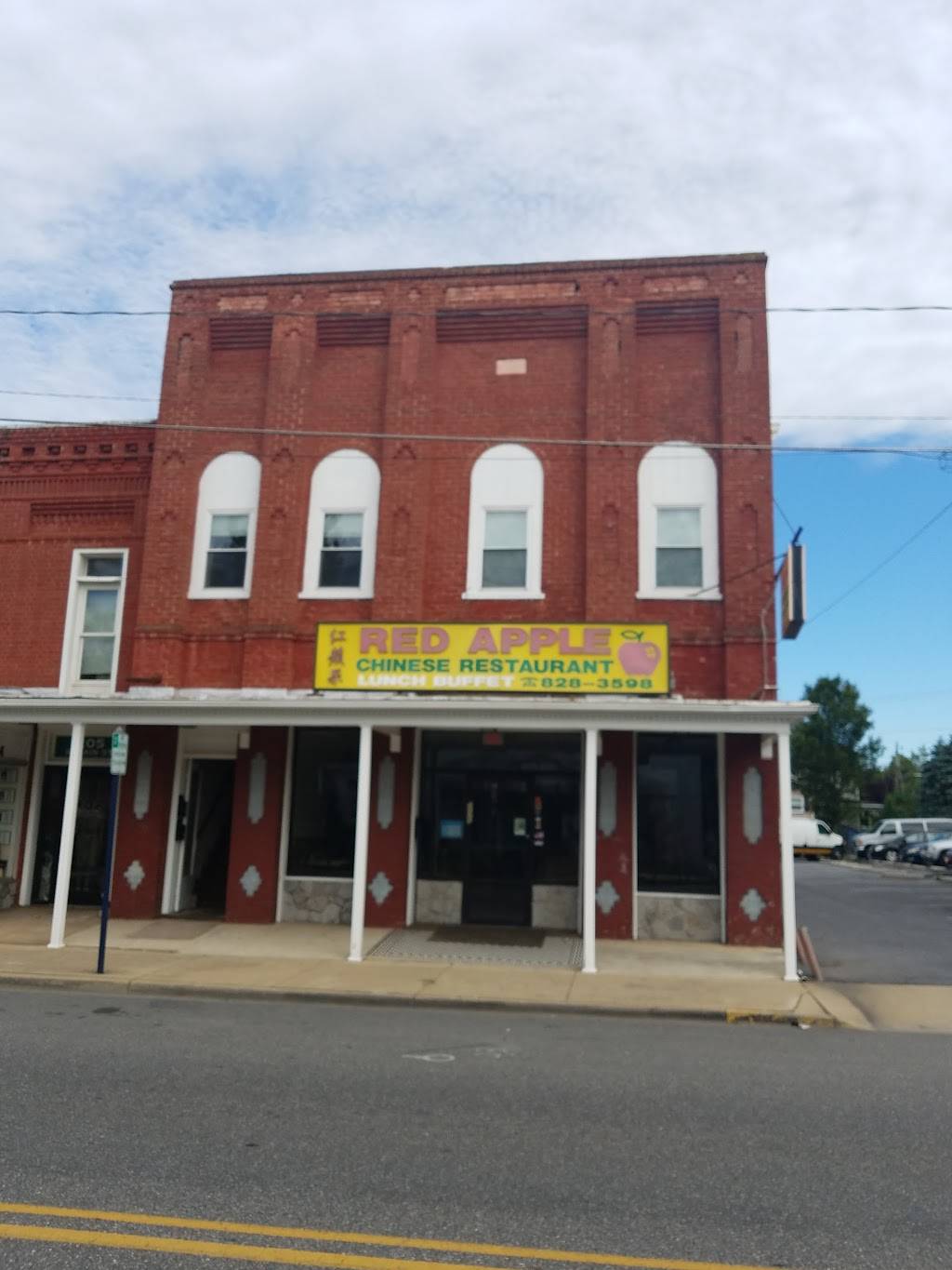 Red Apple Restaurant | restaurant | 205 S Main St, Bridgewater, VA 22812, USA | 5408283598 OR +1 540-828-3598