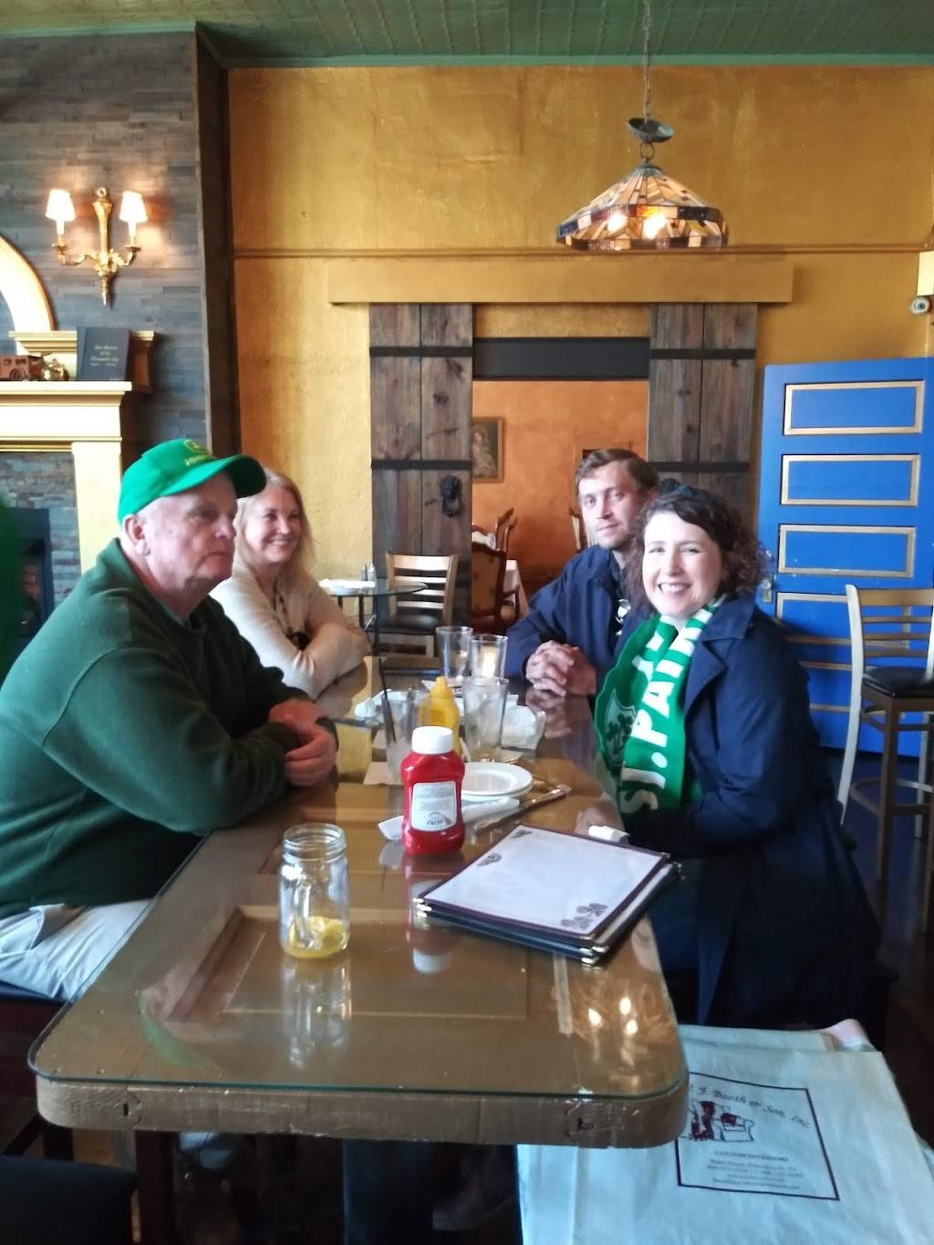 The 606 featuring Walkabout Creek and The Quays | restaurant | 606 Chesapeake Dr, White Stone, VA 22578, USA | 8044361327 OR +1 804-436-1327