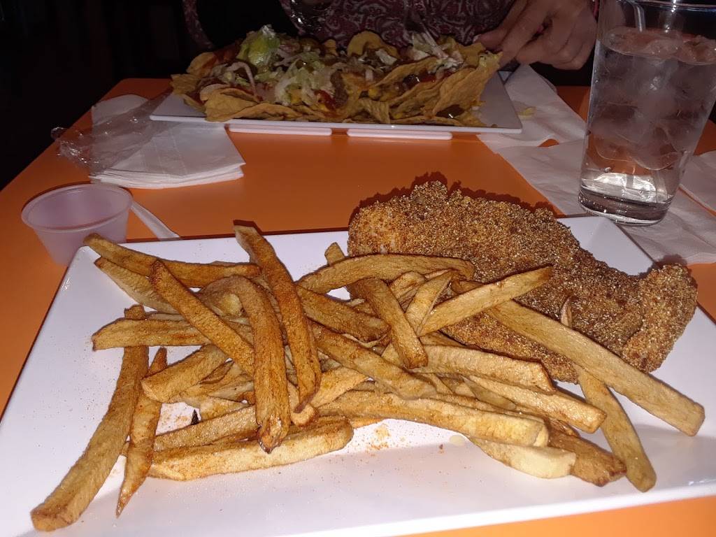 Tastebuds Live | restaurant | 709 E Loop 820, Fort Worth, TX 76120, USA | 8172902120 OR +1 817-290-2120