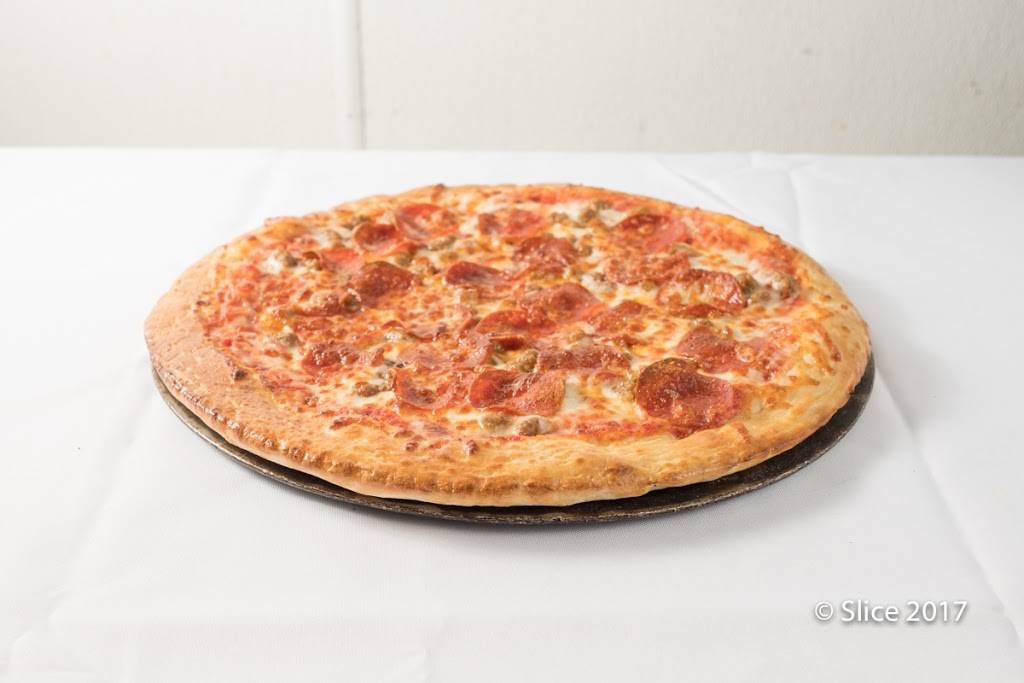 Nephews Pizza | restaurant | 2806, 3100 E Monument St, Baltimore, MD 21205, USA | 4103270100 OR +1 410-327-0100