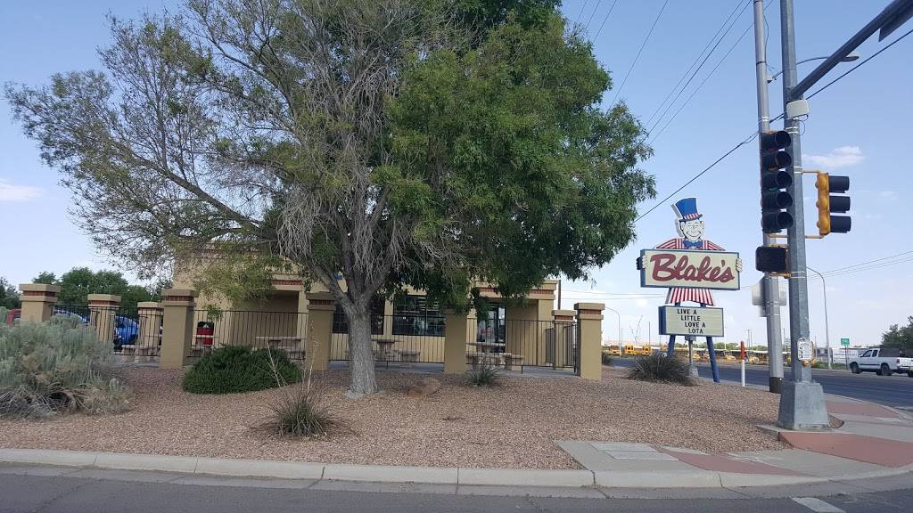 Blakes Lotaburger | restaurant | 799 E River Rd, Belen, NM 87002, USA | 5058646869 OR +1 505-864-6869