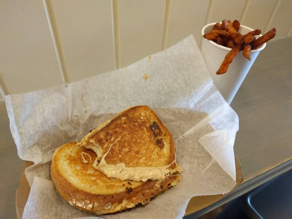 Grilled Cheese & Co | meal takeaway | 2624 Brandermill Blvd, Gambrills, MD 21054, USA | 4107213423 OR +1 410-721-3423