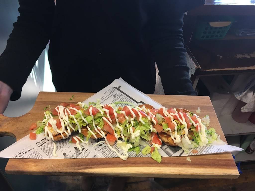 Coops Smokin Wing House | restaurant | 18077 Leslie St, Newmarket, ON L3Y 8T8, Canada | 9059538483 OR +1 905-953-8483