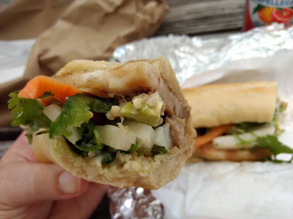 The Naked Onion | meal takeaway | 2118 W Cary St, Richmond, VA 23220, USA | 8049723339 OR +1 804-972-3339