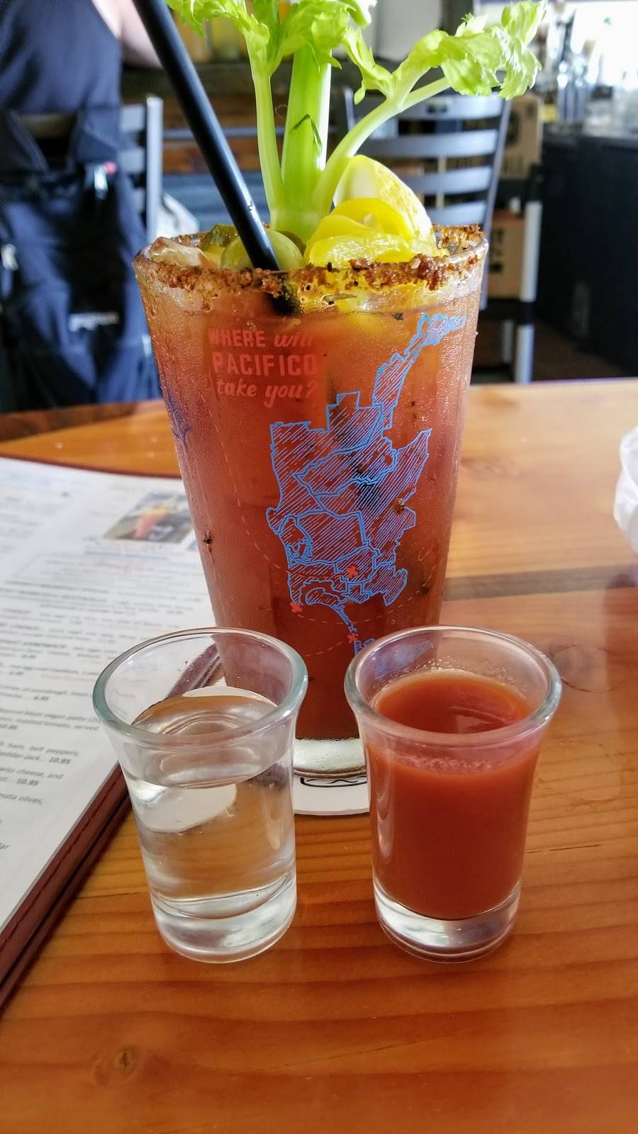 Tonys Sports Bar and Grill | restaurant | 274 Harbor Dr, Oceanside, CA 92054, USA | 7604338466 OR +1 760-433-8466