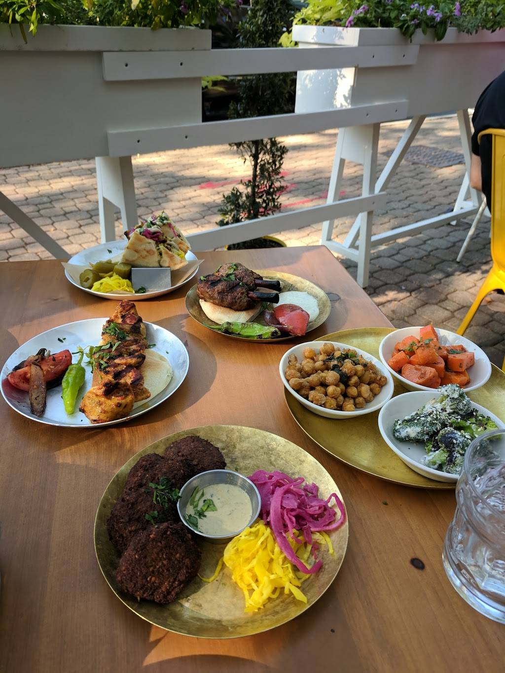 Zohara Mediterranean Kitchen | restaurant | 991 Farmington Ave, West Hartford, CT 06107, USA | 8609550300 OR +1 860-955-0300