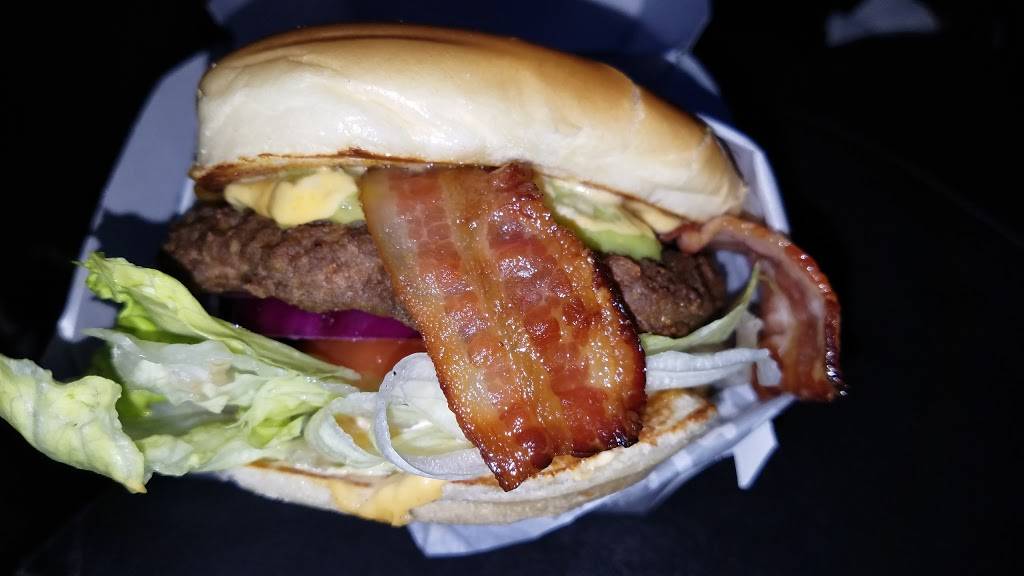 Carls Jr. | restaurant | 2002 N Country Club Dr, Mesa, AZ 85201, USA | 4808343381 OR +1 480-834-3381