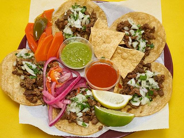 Taqueria El Gordito | restaurant | 415 N Grand Ave, Santa Ana, CA 92701, USA | 7145504686 OR +1 714-550-4686
