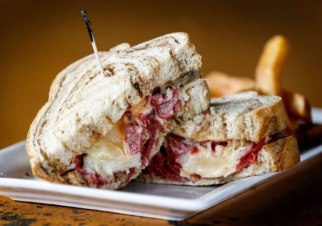 Celtic Crossing Irish Pub | restaurant | 903 Cooper St, Memphis, TN 38104, USA | 9012745151 OR +1 901-274-5151