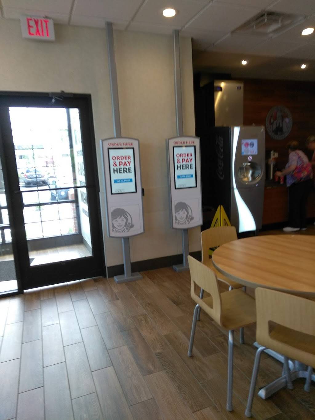 Wendys | restaurant | 106 Portion Rd, Lake Ronkonkoma, NY 11779, USA | 6314670861 OR +1 631-467-0861