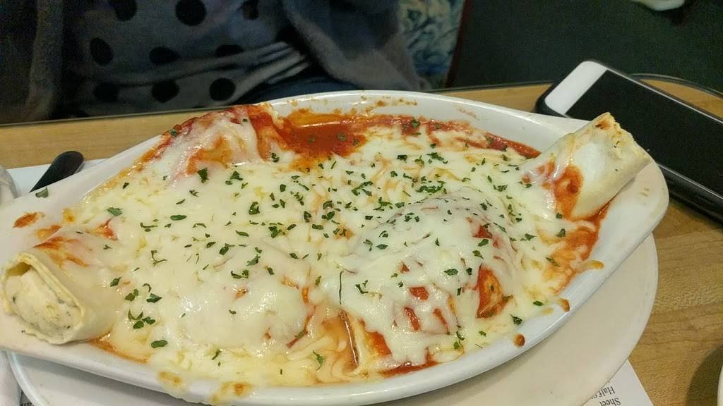 Fortunatos Pizza & More | restaurant | 28 N Main St, Newark Valley, NY 13811, USA | 6076428244 OR +1 607-642-8244