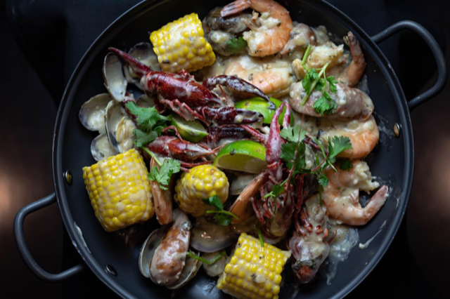 Krawbar Restaurant | restaurant | 80 Front St N, Issaquah, WA 98027, USA | 4256777387 OR +1 425-677-7387