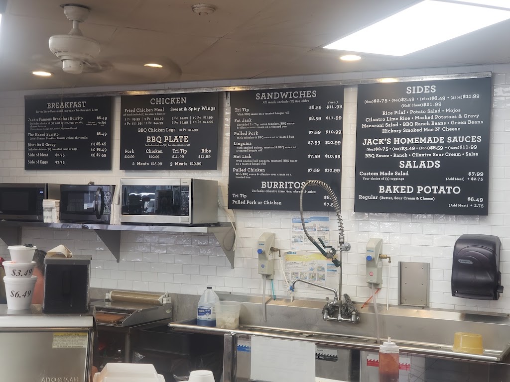 Jacks Git N Go | restaurant | 105 N J St, Tulare, CA 93274, USA | 5596859300 OR +1 559-685-9300