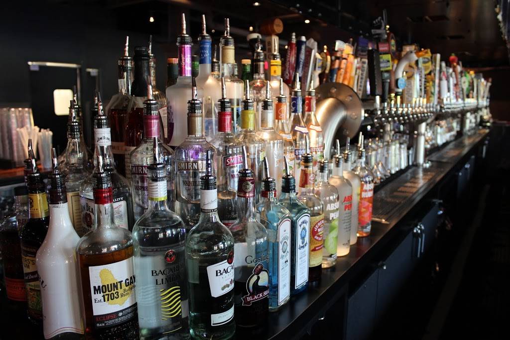 Tavern In The Square | restaurant | 318 Main St, Northborough, MA 01532, USA | 5083933111 OR +1 508-393-3111