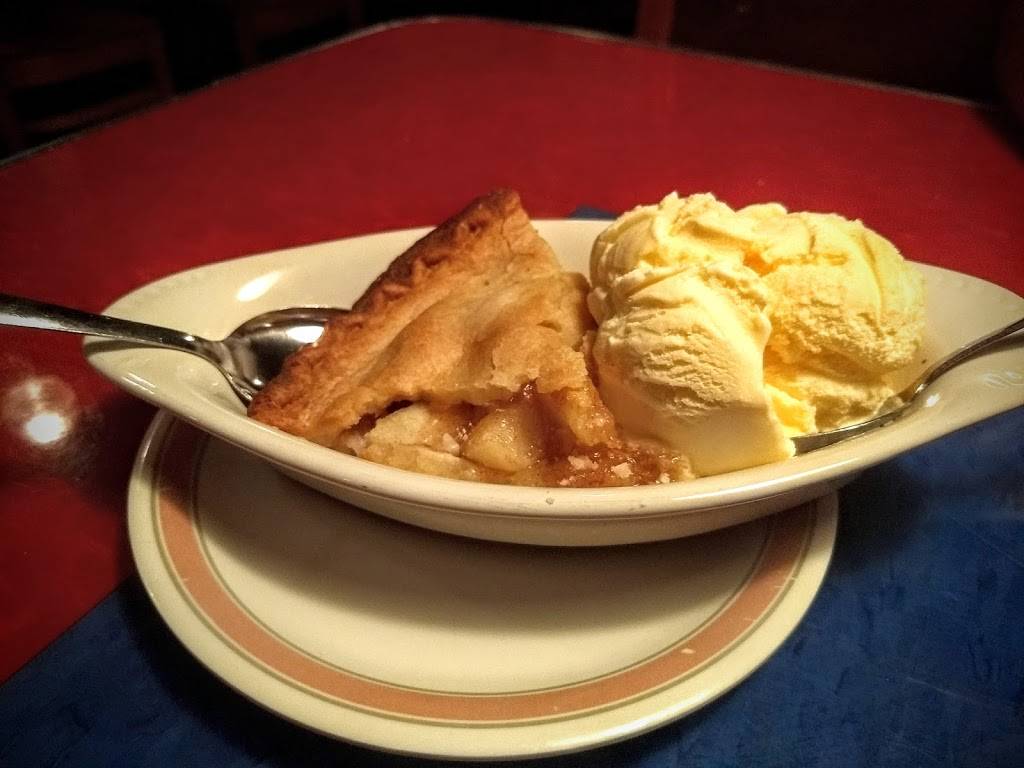 Pete & Shortys Iowa Bistro | restaurant | 2820 Gulf to Bay Blvd, Clearwater, FL 33759, USA | 7277990580 OR +1 727-799-0580