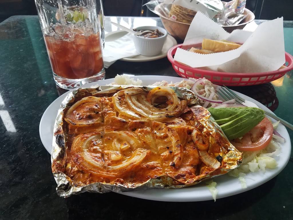 Mariscos La Grulla | restaurant | 3325 W Cermak Rd, Chicago, IL 60623, USA | 7735218797 OR +1 773-521-8797